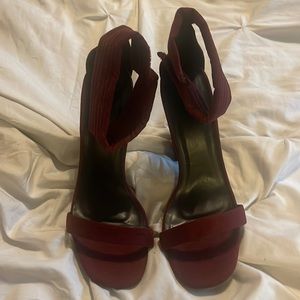 🖤SOLD🖤 pretty little thing heels